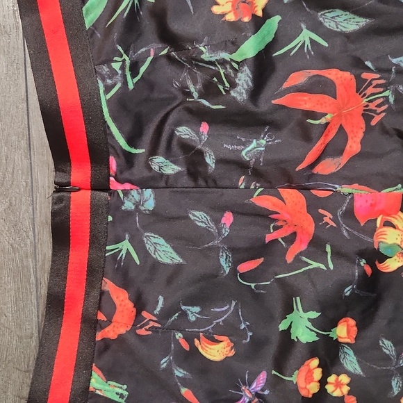 Fashion Nova Black Floral 2 piece pants  with crop top size S - Picture 11 of 11